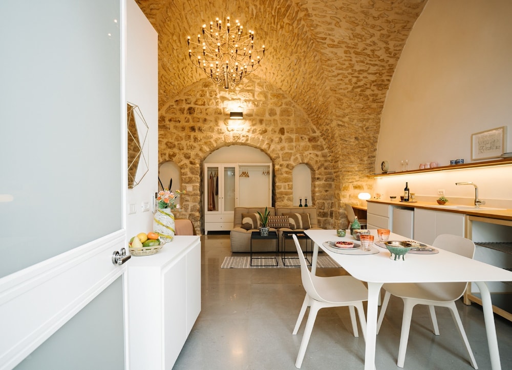 Luxury Suite, 1 Bedroom, Private Bathroom, Garden Area photo 2