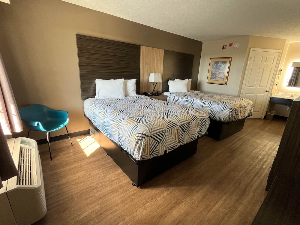 Deluxe Room, 2 Double Beds, Non Smoking, Refrigerator & Microwave - Photo 1
