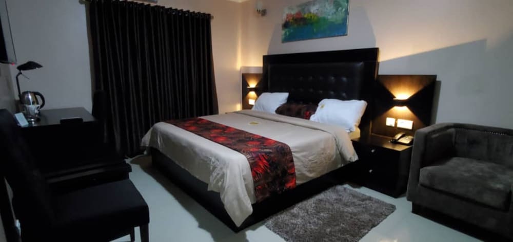 Executive Room - Photo 2