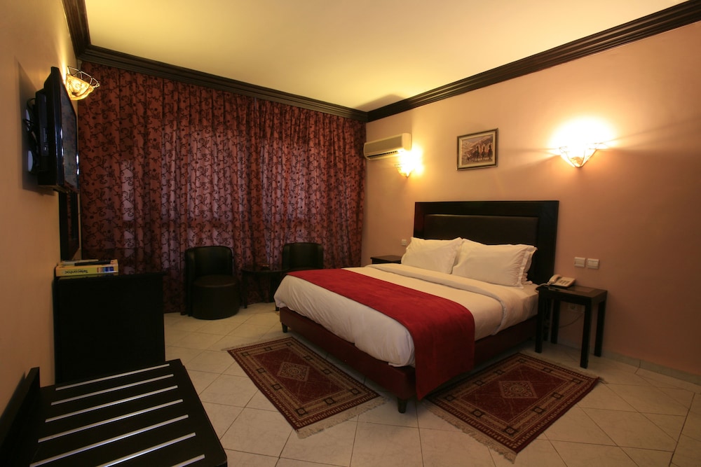 Double Room, Pool View - Photo 4