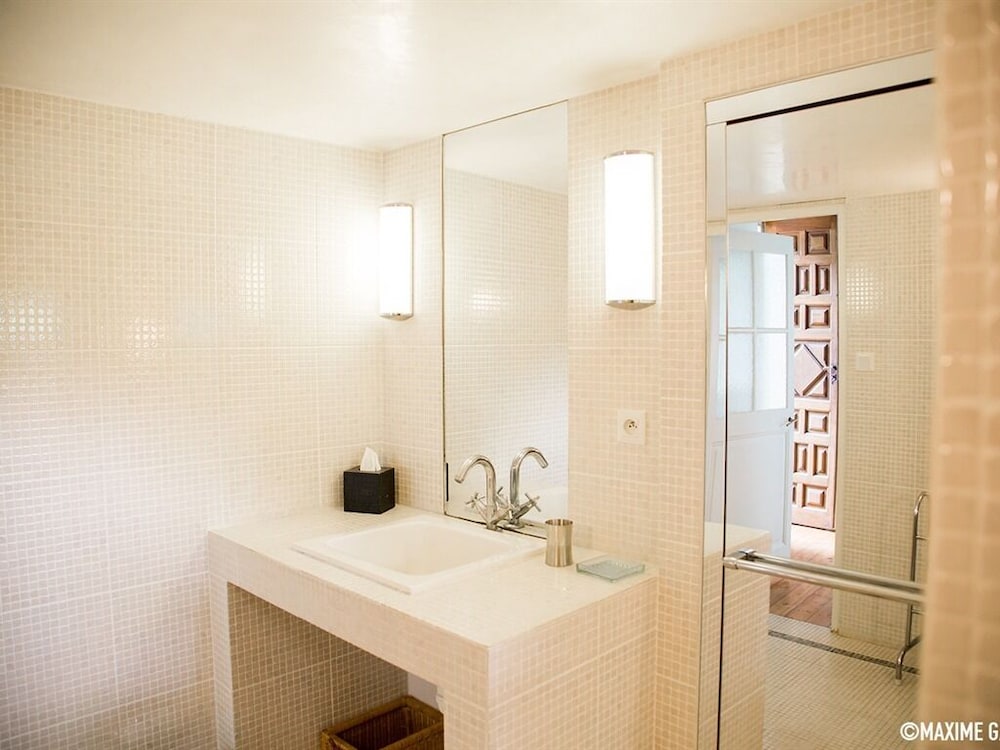 Suite, Private Bathroom photo 2