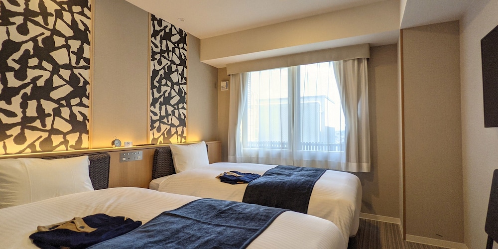 Economy Twin Room, Non Smoking - Photo 4