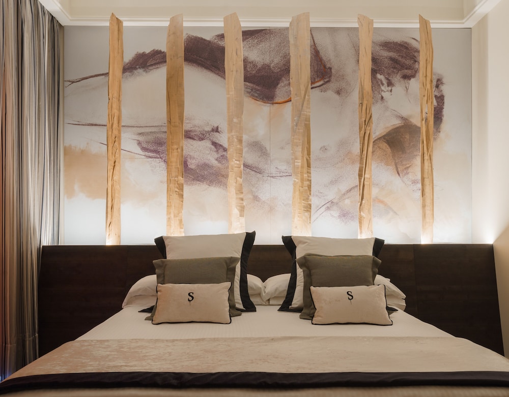Deluxe Double Room, Sea View (Single Use) - Photo 1