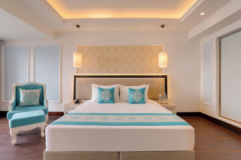 Executive Room - Photo 6