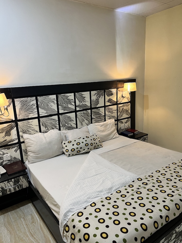 Executive Room - Photo 2