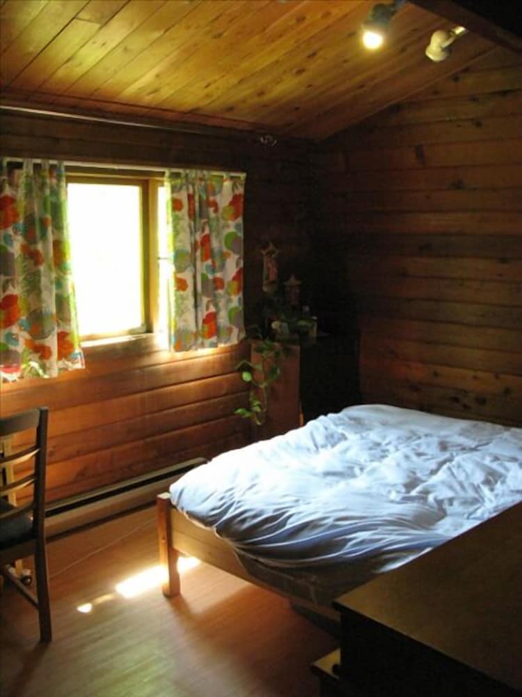 House, 3 Bedrooms, Kitchen, River View (River House) photo 3