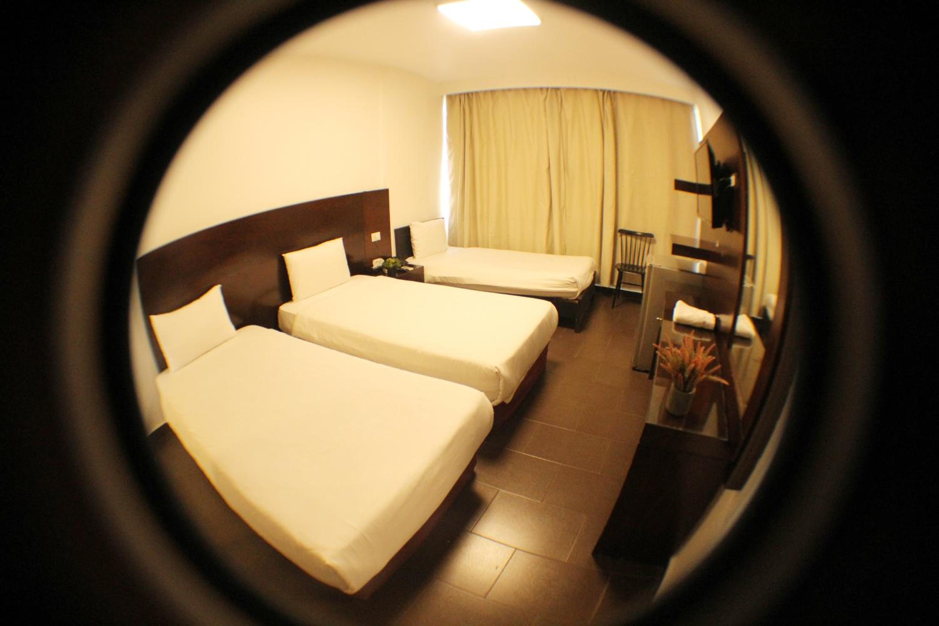 Basic Triple Room photo 3