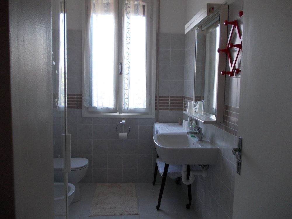 Executive Triple Room, Private Bathroom, City View photo 3
