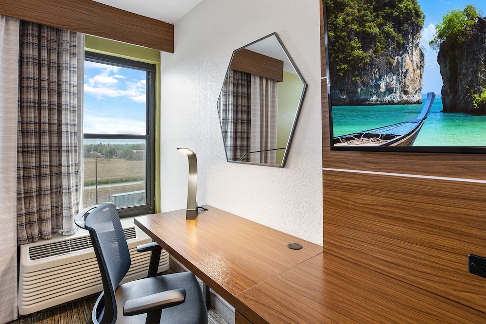 Standard Room, 2 Double Beds - Photo 5