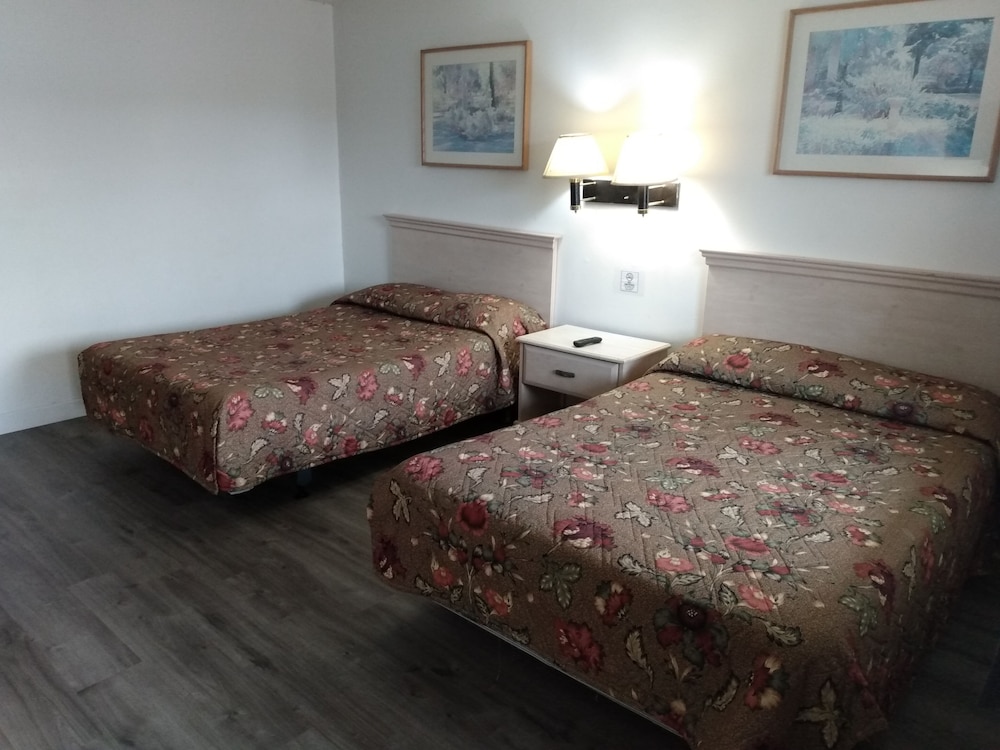 Standard Double Room - Photo 10