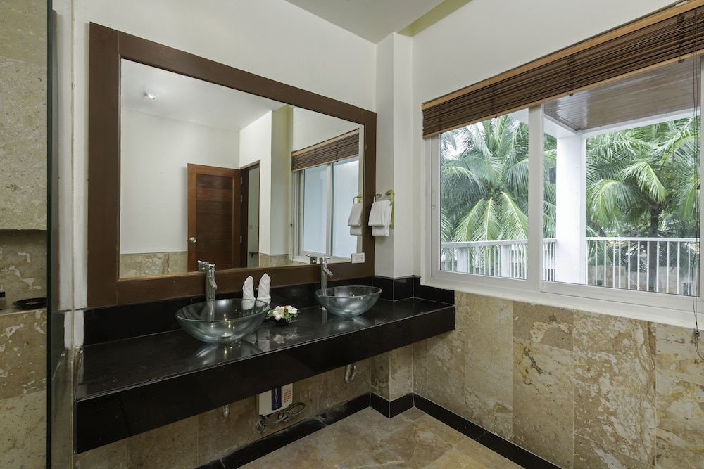Two Bedroom Junior Suite - Photo 2
