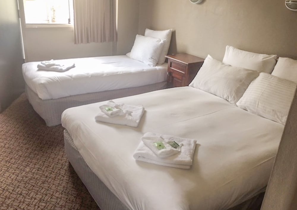 Family Room, Multiple Beds, Non Smoking photo 2