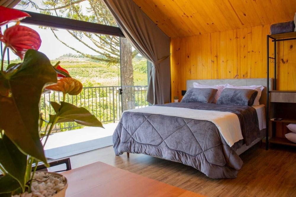 Deluxe Cabin, Accessible, Mountain View photo 1