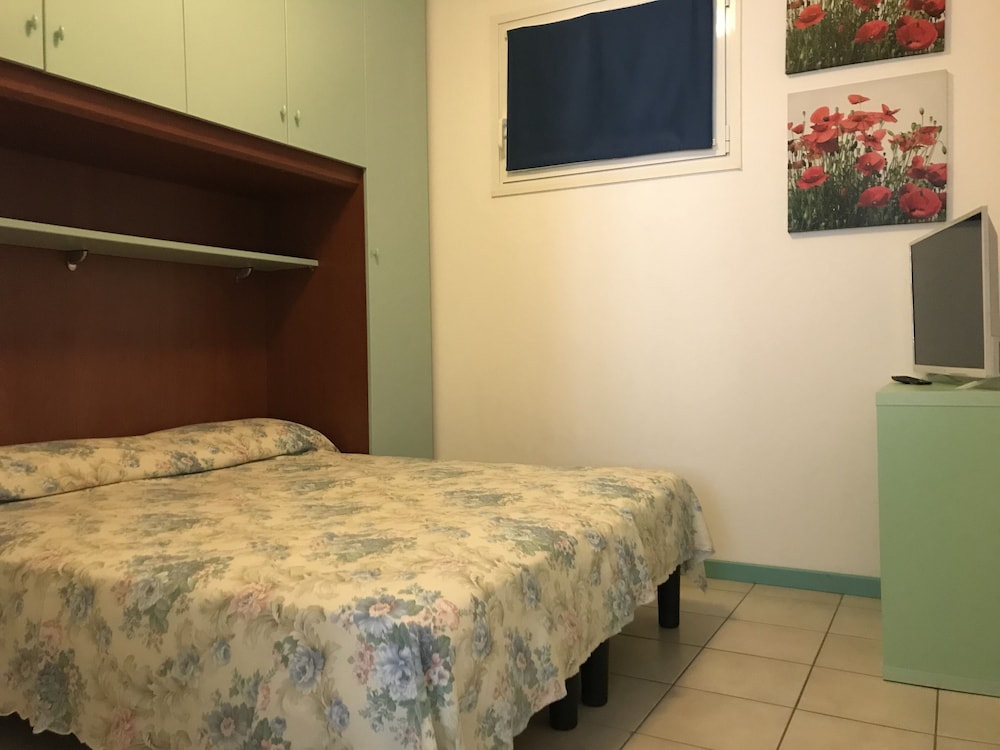 Economy Apartment photo 2