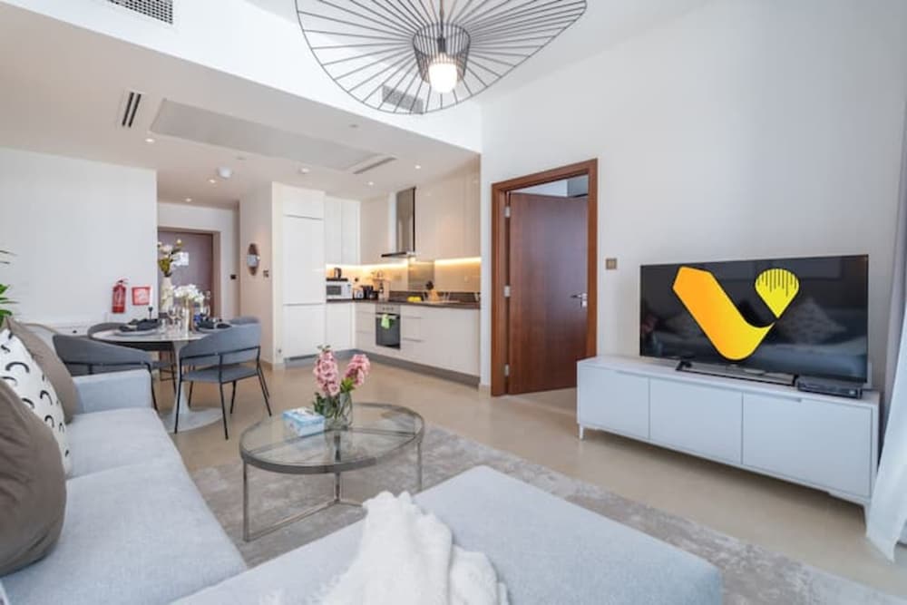 Luxury Apartment photo 3