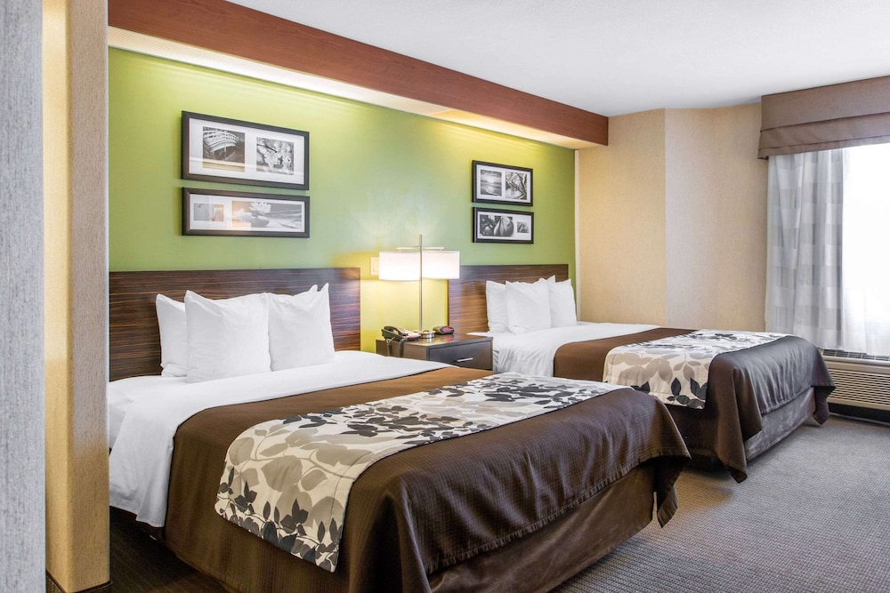 Standard Room, 2 Queen Beds, Non Smoking - Photo 5