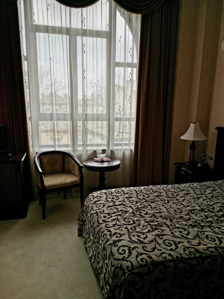 Queen Room - Photo 2