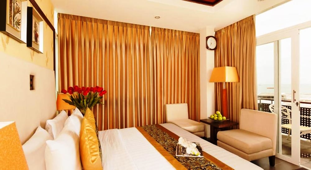 Deluxe Double Room, Sea View (Partial View) - Photo 2