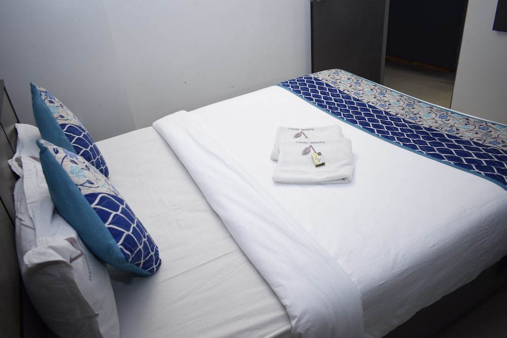 Deluxe Room - Photo 5