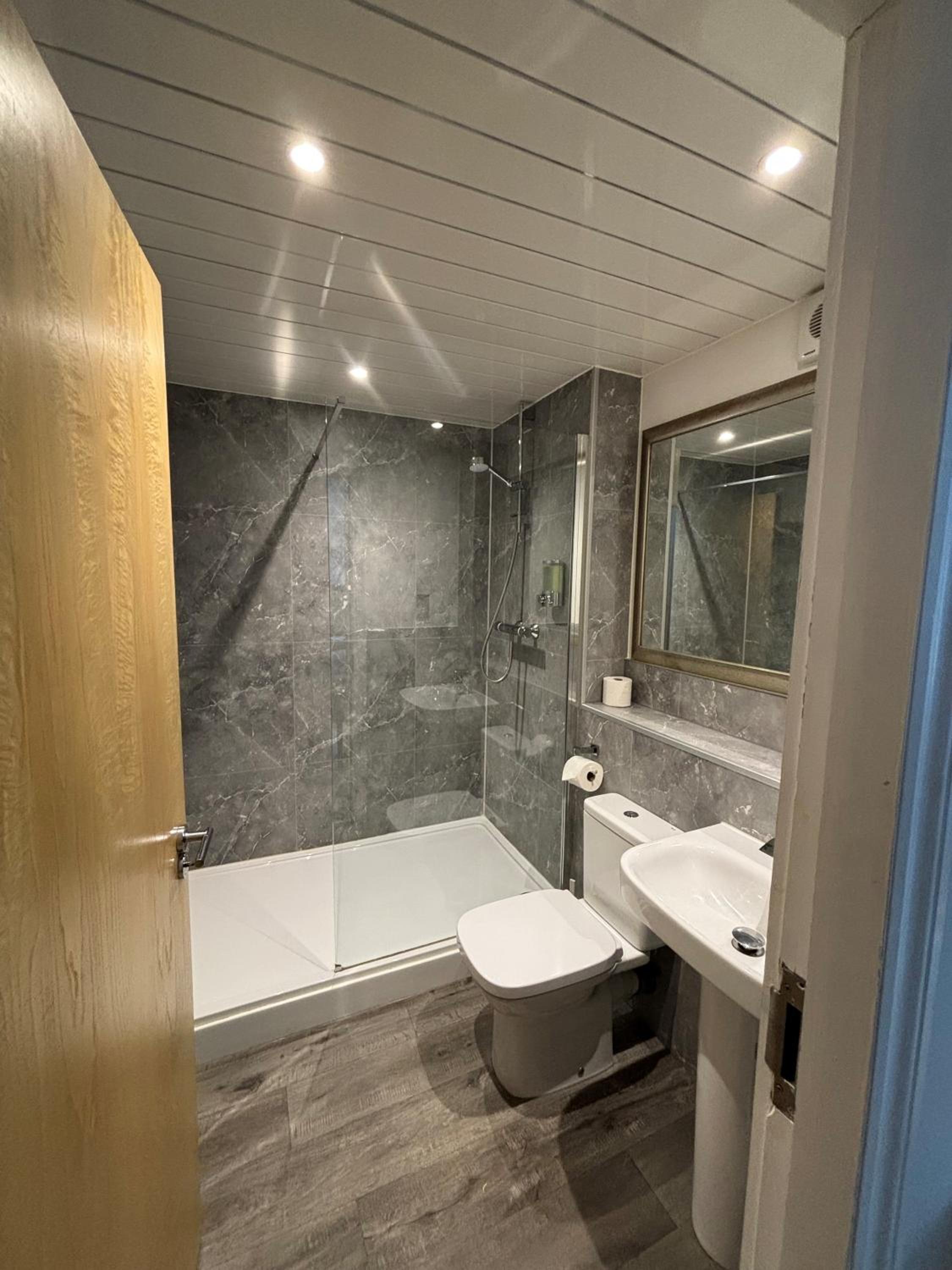 Double or Twin Room with Extra Bed photo 2