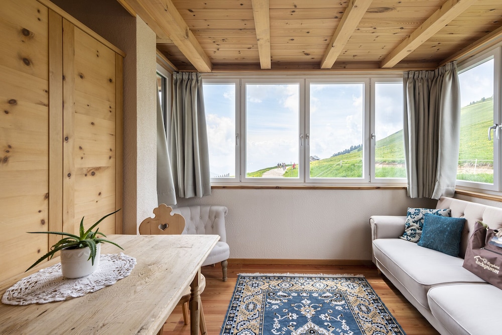 Comfort Suite, 1 Bedroom, Sauna, Mountain View photo 3