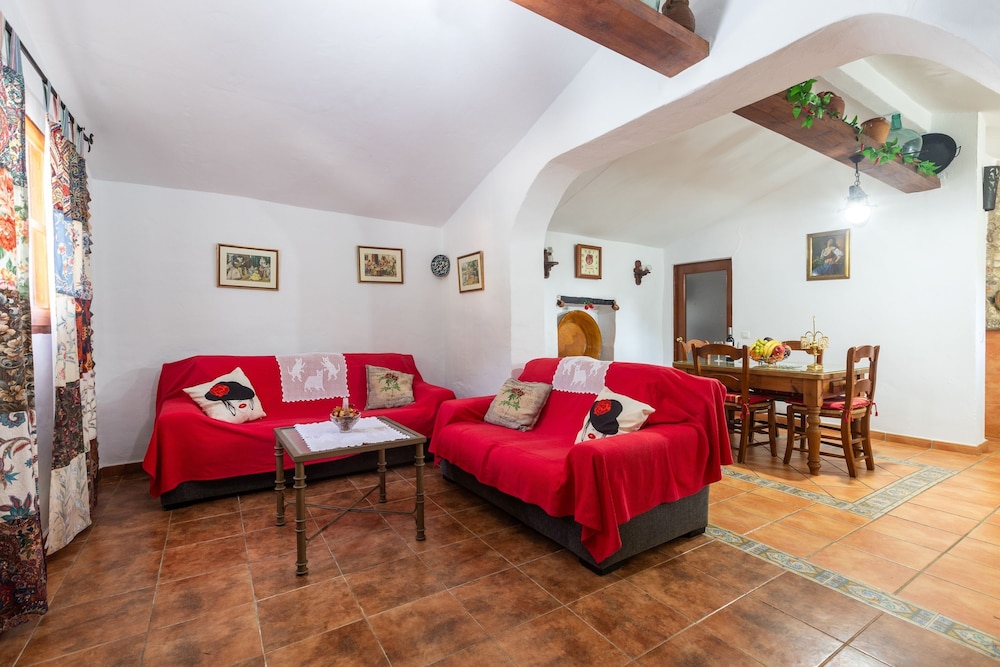 Villa photo 3