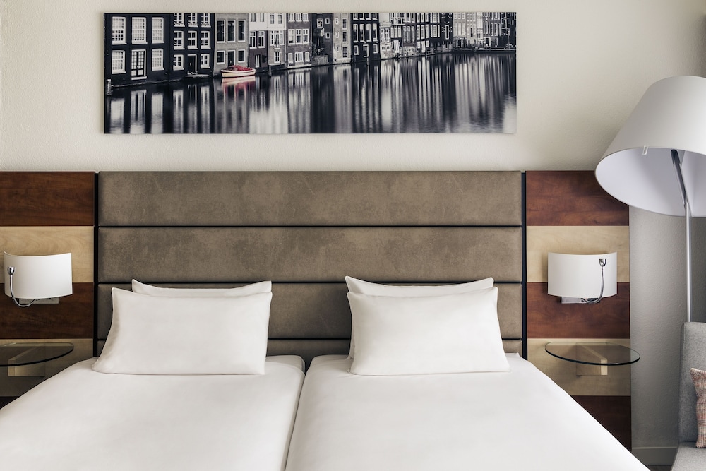 Superior Room, 1 King Bed, Non Smoking photo 3