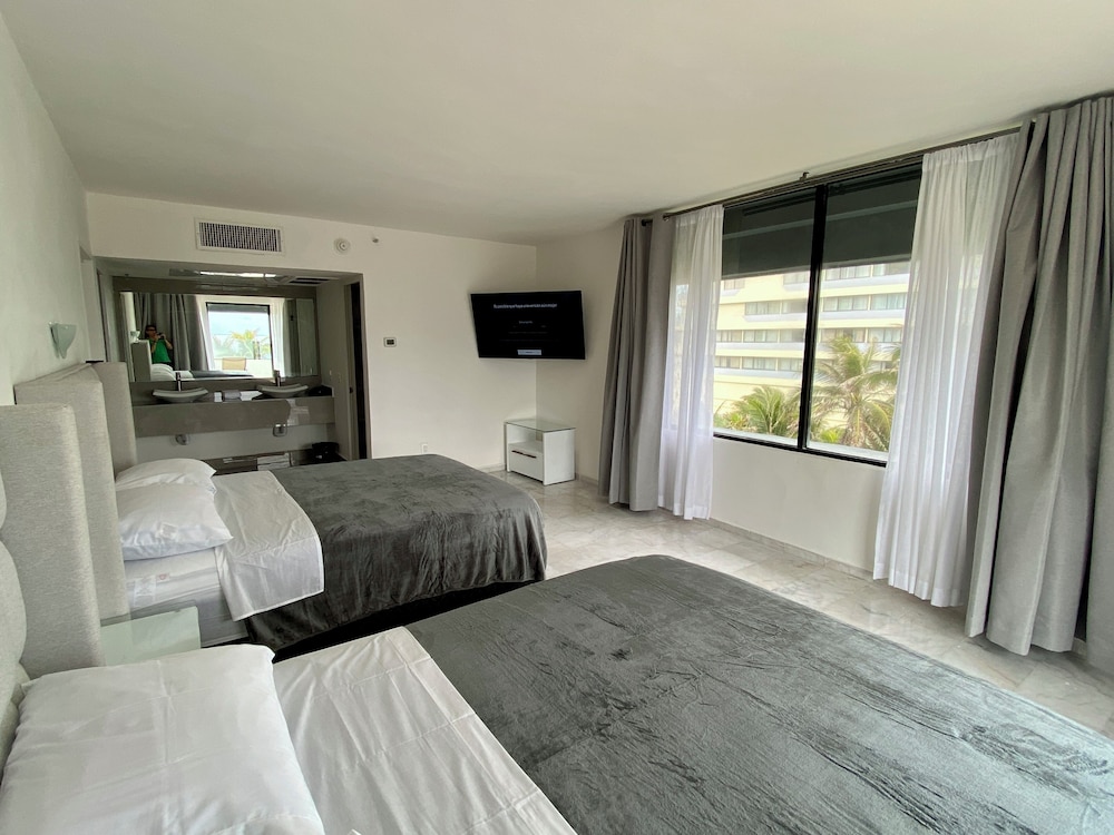 Deluxe Apartment, 2 Double Beds, Kitchenette, Sea View