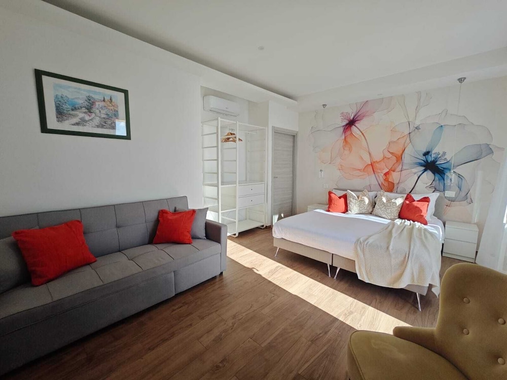 Deluxe Room, 1 Bedroom, Sea View photo 1