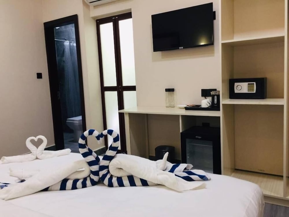 Deluxe Double or Twin Room, 1 Bedroom, Accessible, Private Bathroom