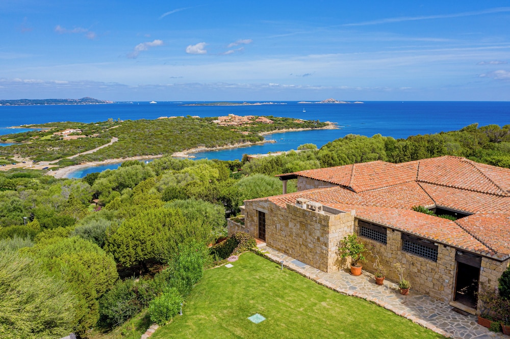 Classic Villa, Partial Sea View