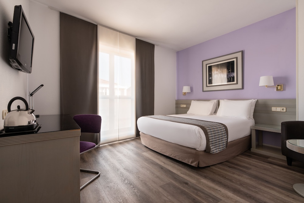 Premium Room - Photo 7