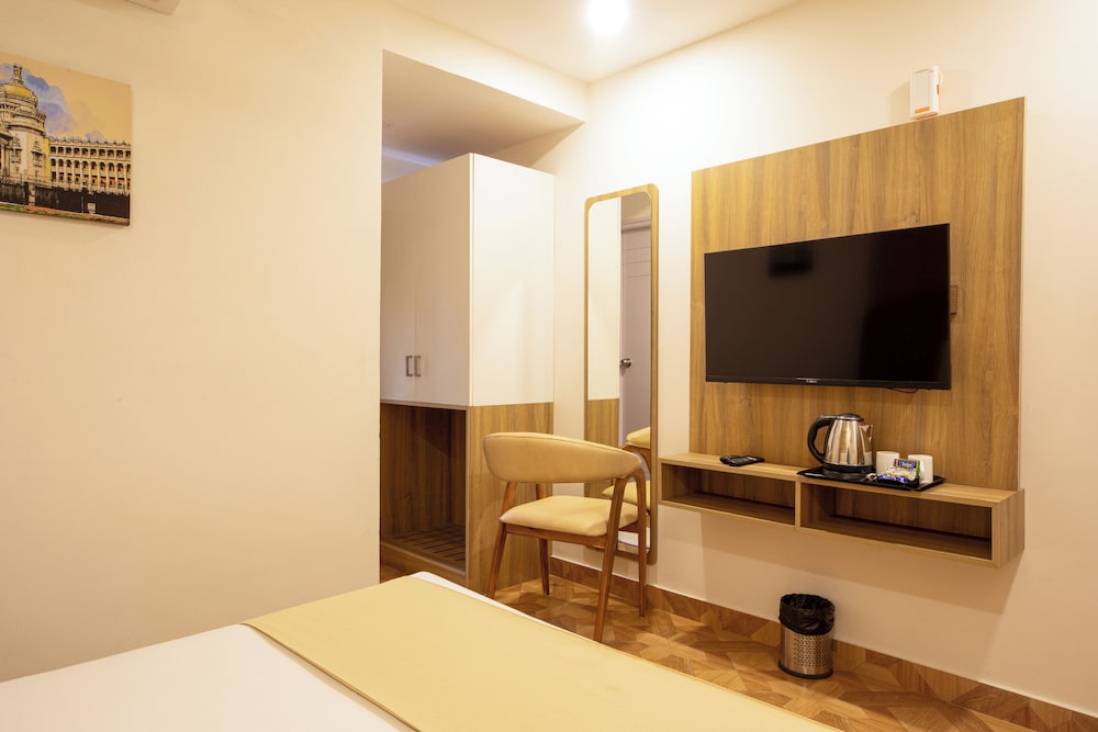 Standard Double Room, City View