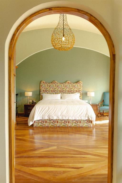 Superior King Suite