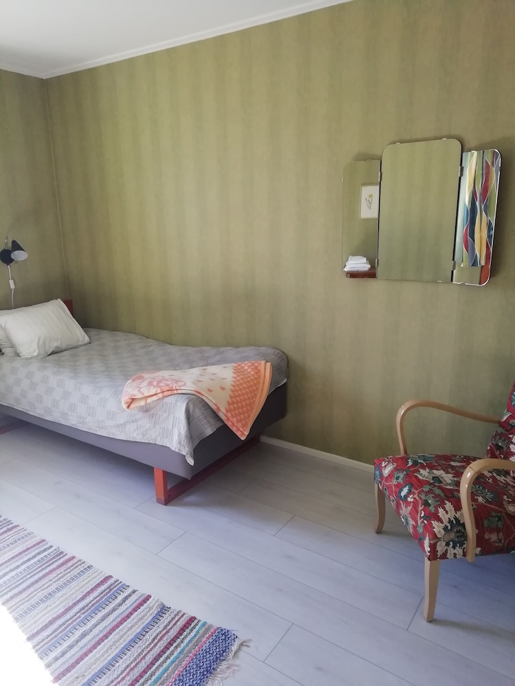 Twin Room, Shared Bathroom photo 2