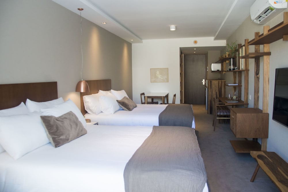 Junior Suite, 2 Queen Beds photo 2