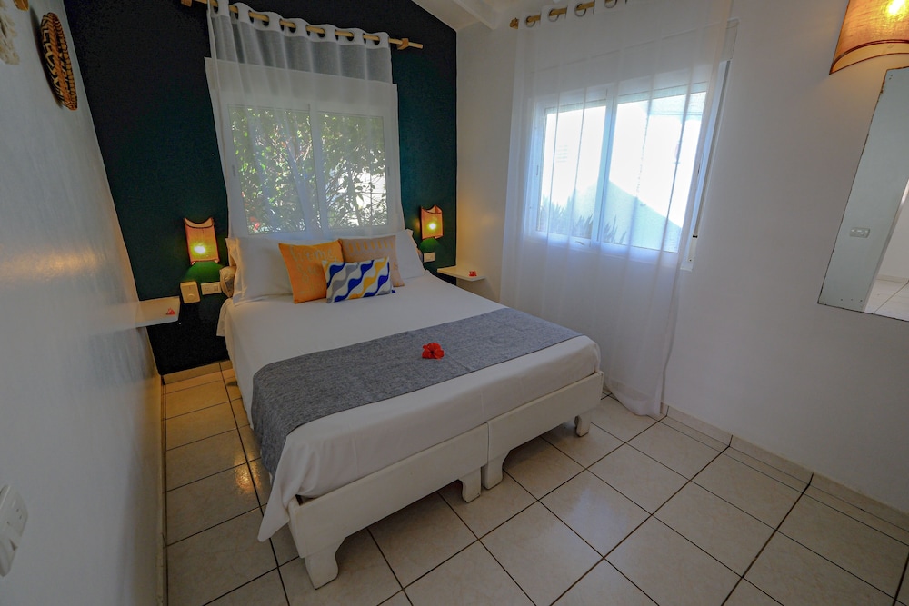 Bungalow, Kitchenette, Pool View
