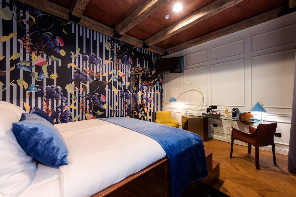DELUXE ROOM - Photo 7