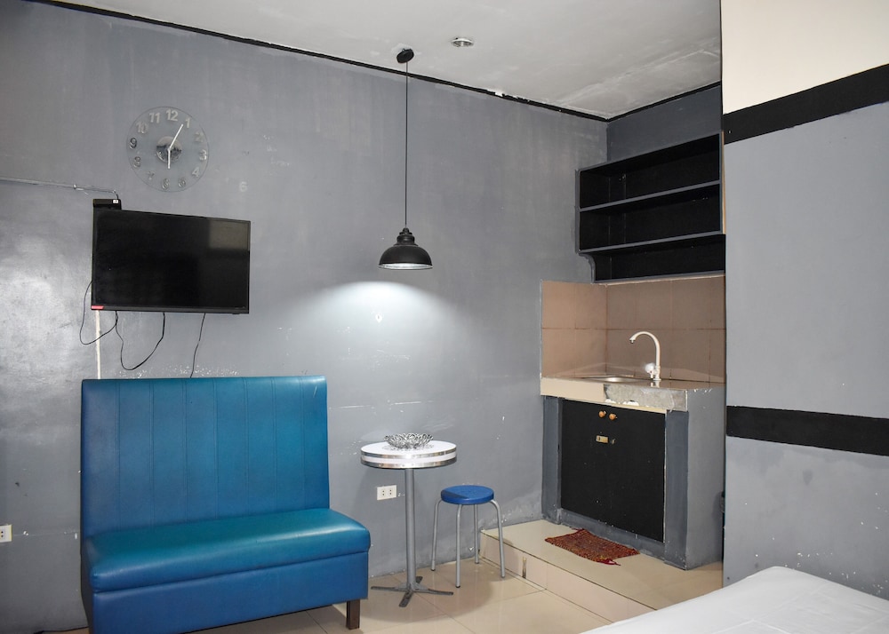 Family Room - Photo 9