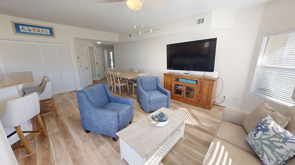 Condo, 3 Bedrooms