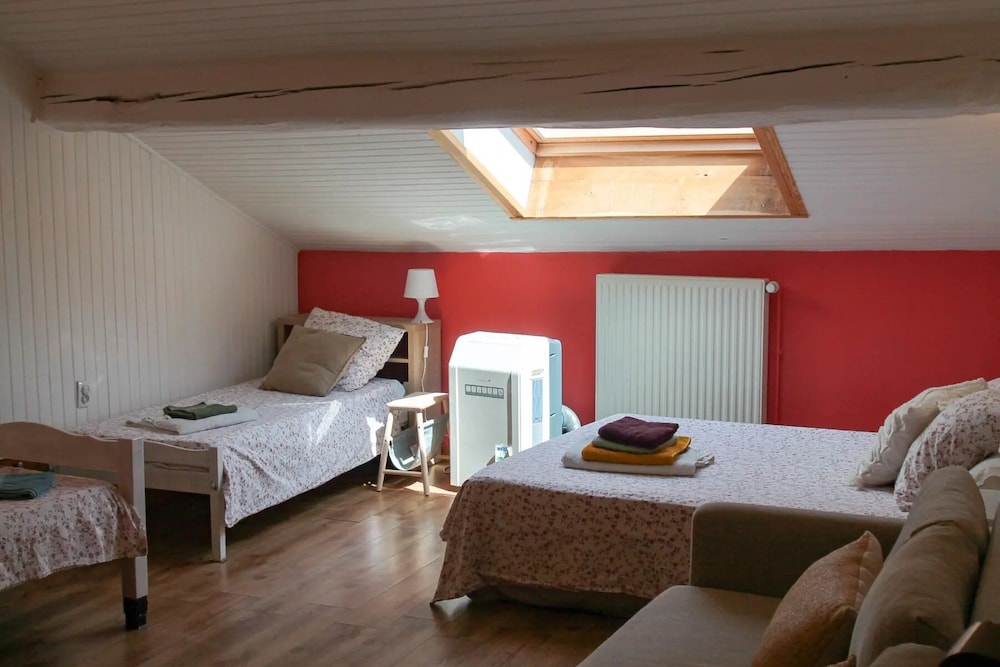 Family Room, Garden View photo 3