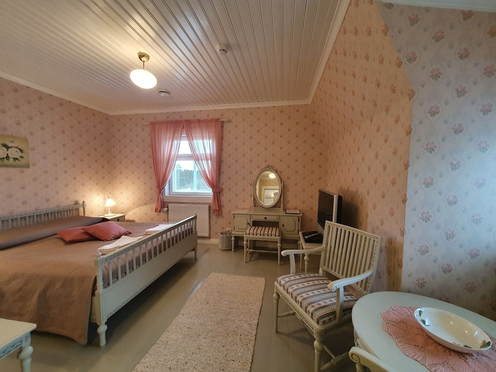 Main building double room 3