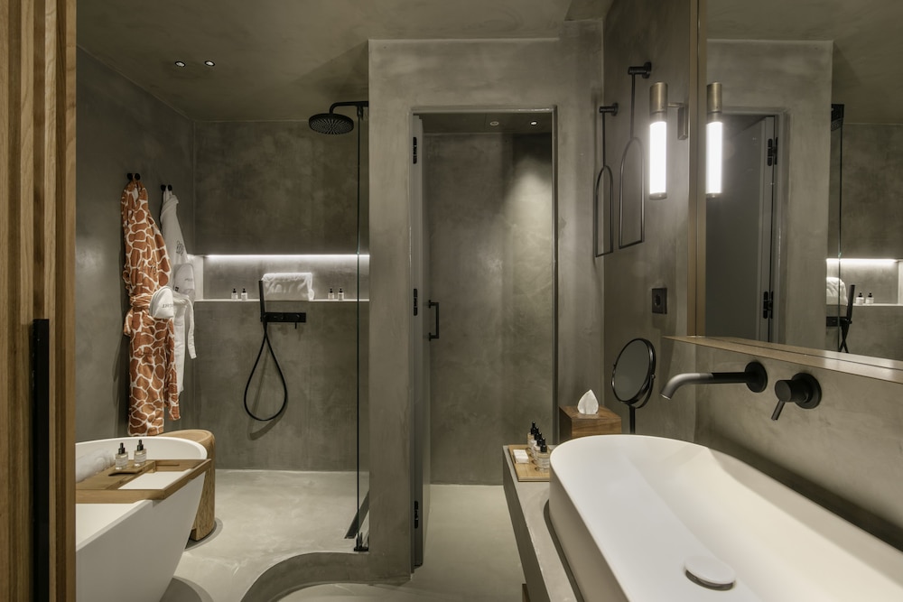 Premium Double Room Single Use (LARIOS)