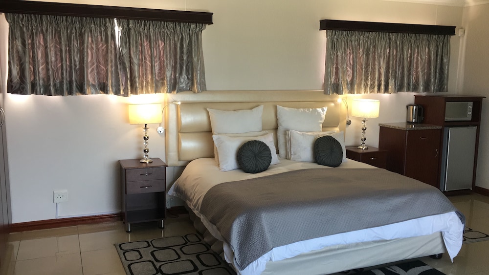 Comfort Room, 1 Bedroom (King Room) photo 3