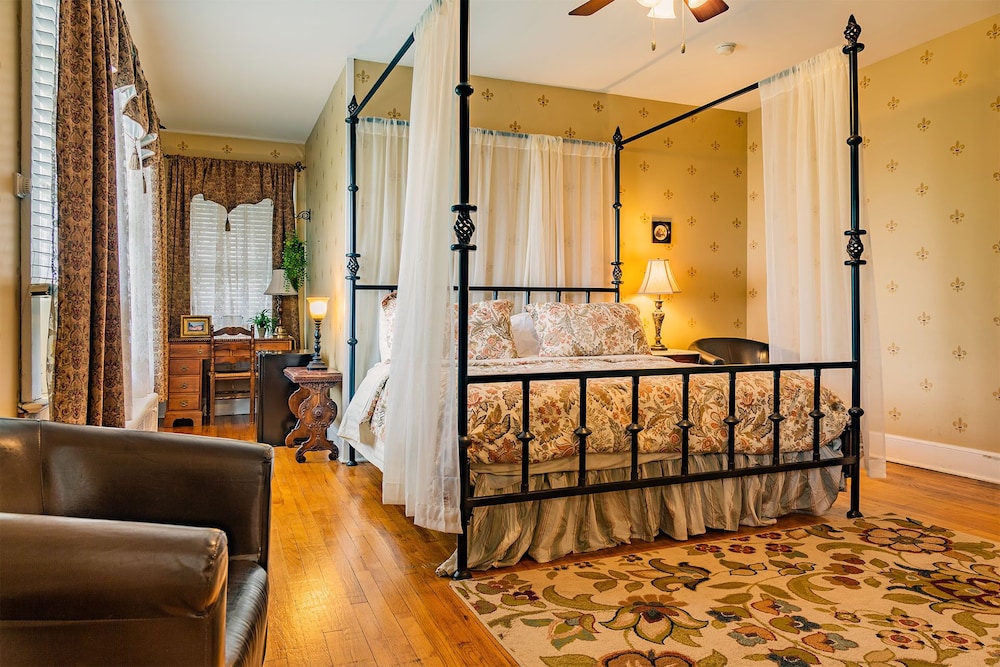 Magnolia Room
