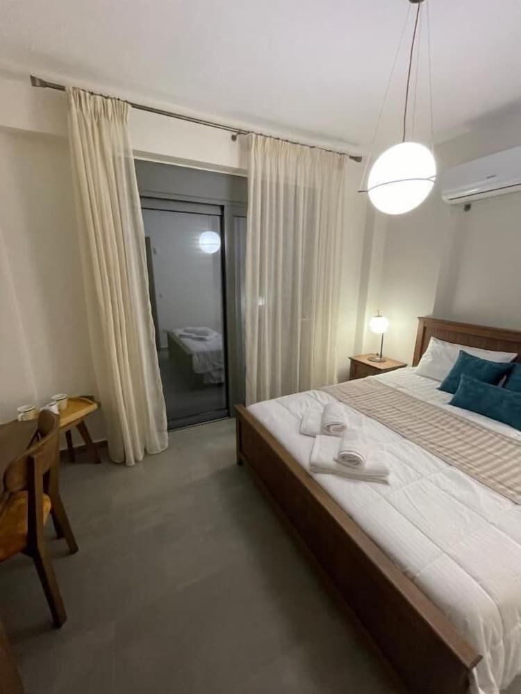 Apartment, 2 Bedrooms, Pool View