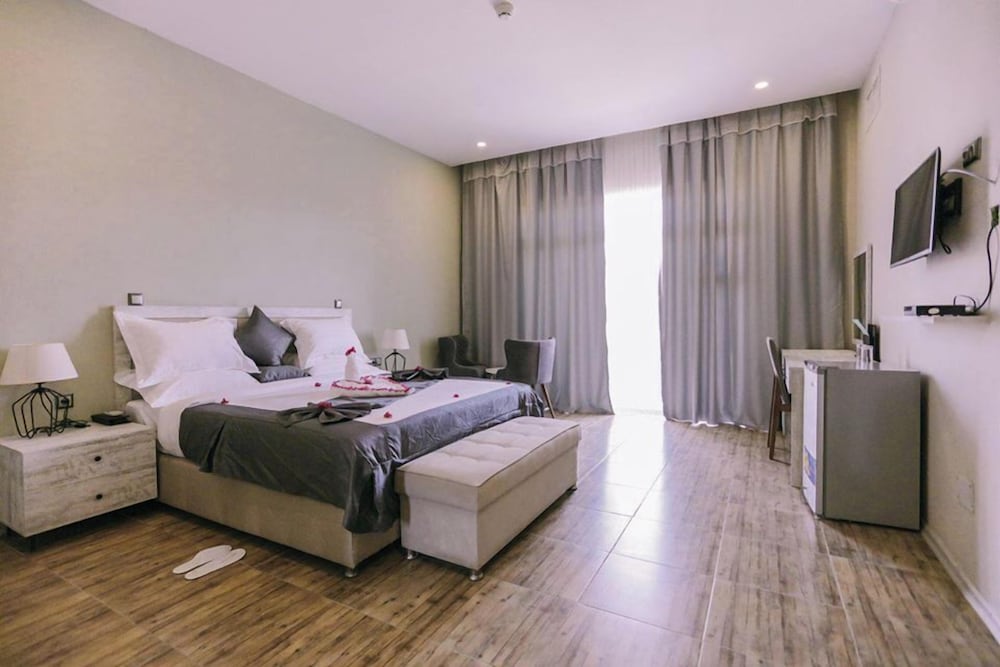 Standard Single Room, Balcony, Garden View