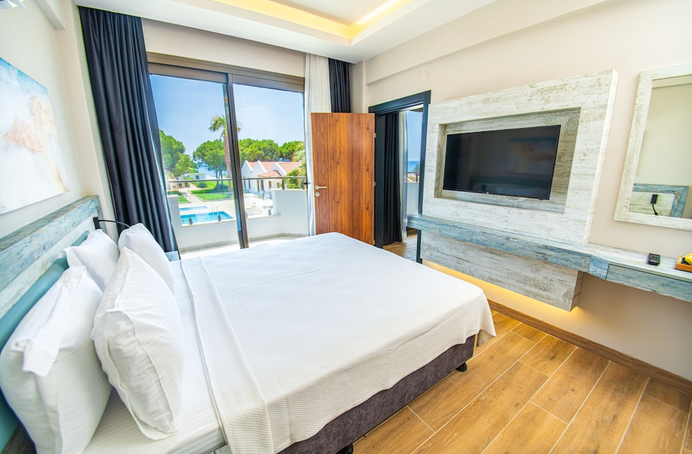 Deluxe Suite, Sea View