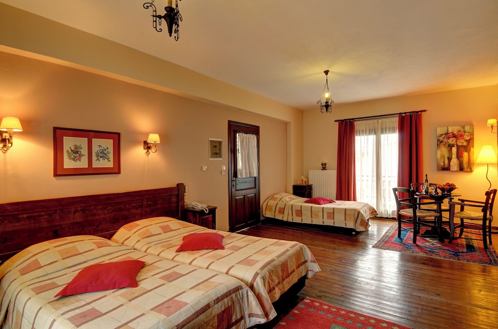 Basic Triple Room, Lake View photo 1
