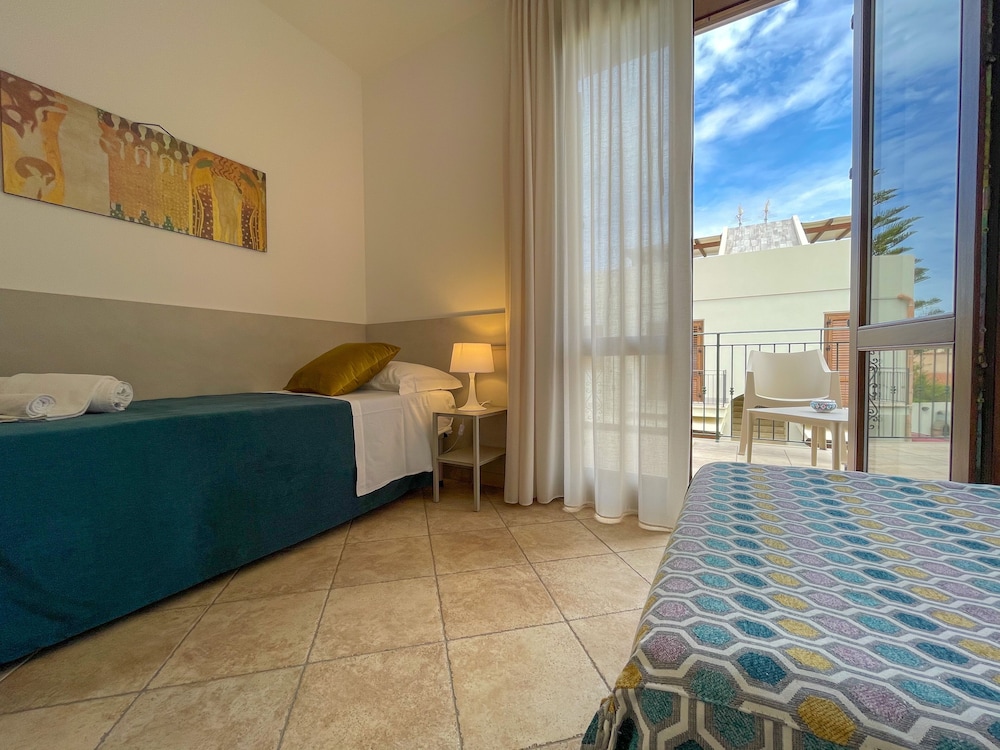 Deluxe Triple Room, 1 Bedroom - Photo 8